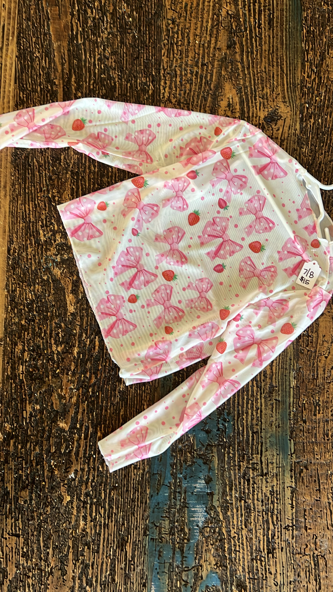 Bow strawberry mesh